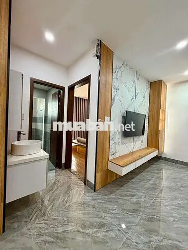 cho thuê nhà 4 tầng đường Trưng Nữ Vương trung tâm.thành phố