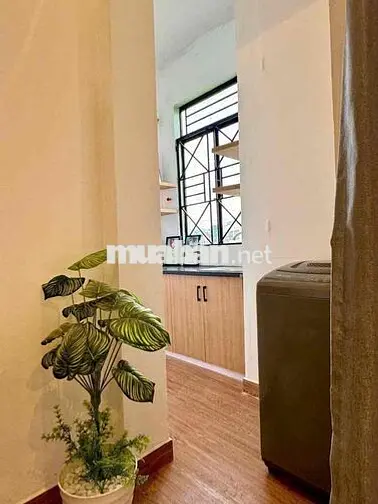 Cho thuê phòng có gác ban công full nội thất gần đh sài gòn đh kinh te