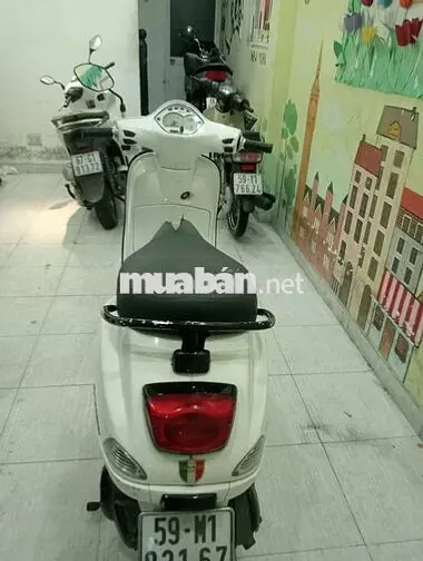 Piaggio Vespa Trắng Xăng điện tử