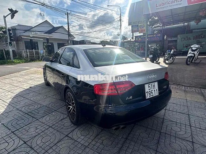 Audi A4  5 chỗ