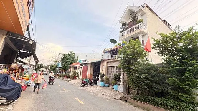 Nhà Mặt tiền đường ĐÔNG THẠNH 1-5, xã ĐÔNG THẠNH, HÓC MÔN, dt 95m²