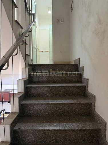 NHÀ SƠN SỬA MỚI 4PN GẦN MT ĐÔNG NAI QUẬN 10