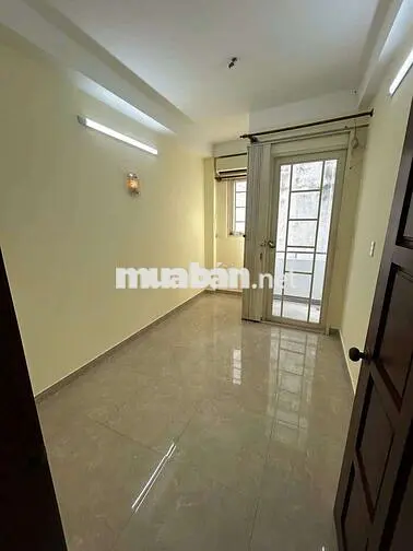 nhà nc mới đẹp tr 2 lầu st 2pn 3vs Trần đình xu Q1