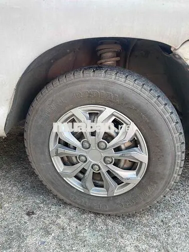 Daihatsu 7 chỗ 2004 Trắng