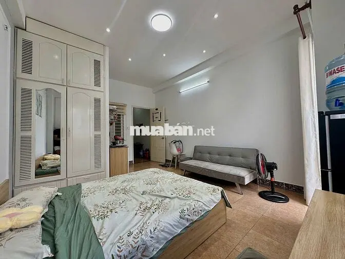 Phòng Ban Công 30m2, Full NT Gần Sân Bay, CV Hoàng Văn Thụ, ĐH UFM