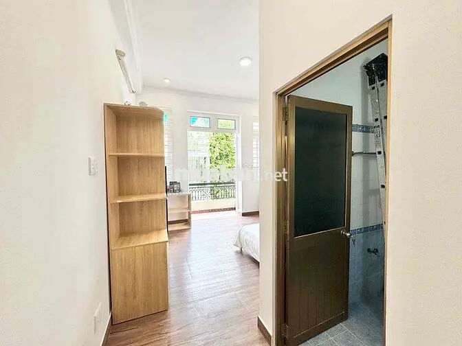 Căn Hộ Ban Công Cây Xanh Thoáng Mát Nhà Gần CV Hoàng Văn Thụ , An Ninh