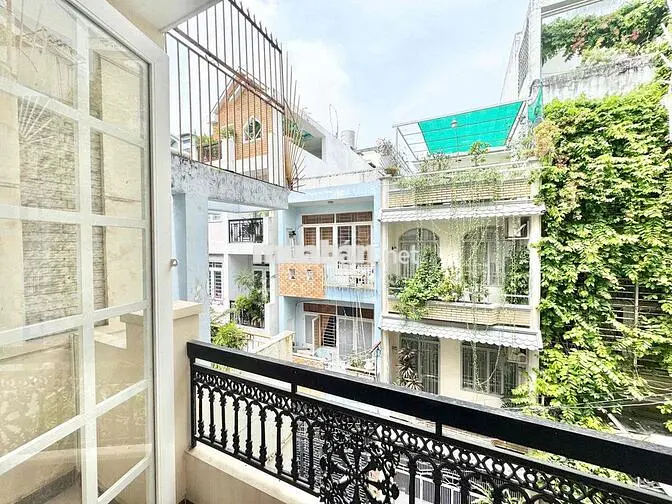 Căn Hộ Ban Công Cây Xanh Thoáng Mát Nhà Gần CV Hoàng Văn Thụ , An Ninh