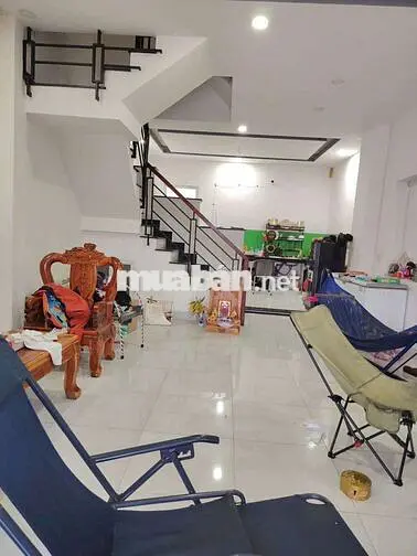 bán nhà chính chủ hoàncong sổ hồng riêng