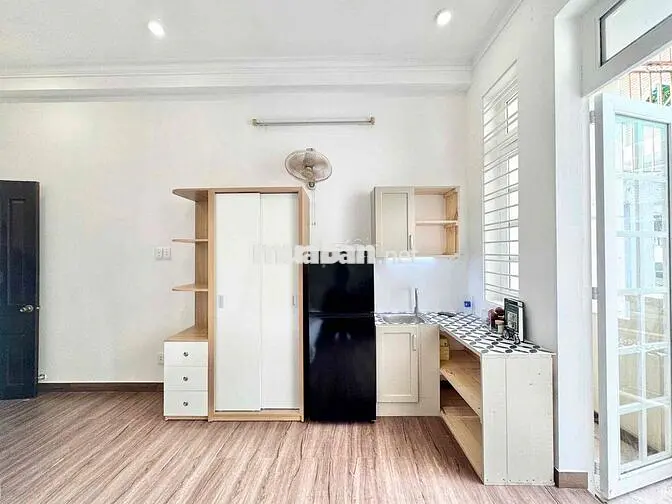 Căn Hộ Ban Công Cây Xanh Thoáng Mát Nhà Gần CV Hoàng Văn Thụ , An Ninh