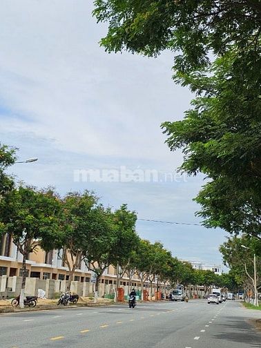 BIỆT THỰ SÂN GOLF, SÁT SÔNG, KỀ BIỂN ĐÀ NẴNG