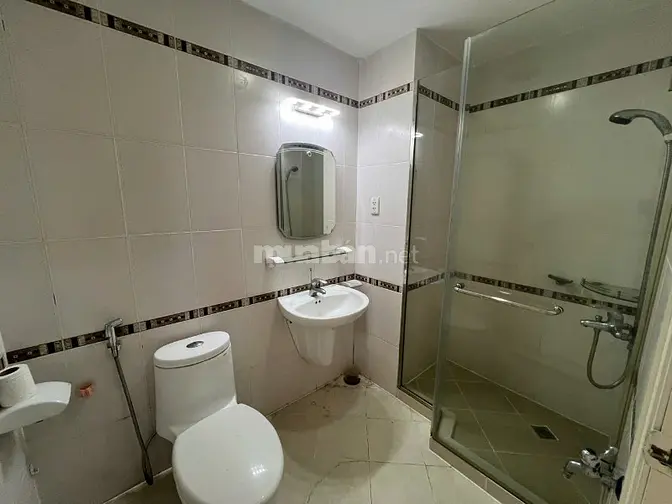 Bán Gấp Căn Góc Hùng Vương Plaza Q5 - 126m² (3PN, 3WC) - Sổ Hồng Riêng