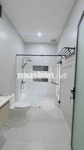 Bán Nhà xây mới 1 trệt 2 lầu , thiết kế hiện đại , gần bến xe Cần Thơ