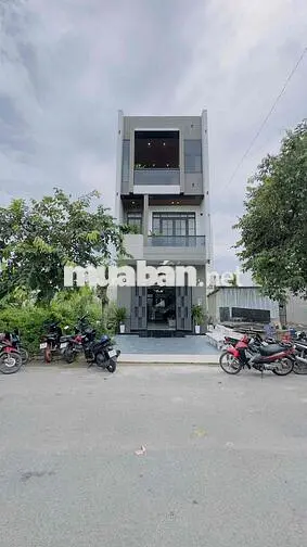 Bán Nhà xây mới 1 trệt 2 lầu , thiết kế hiện đại , gần bến xe Cần Thơ