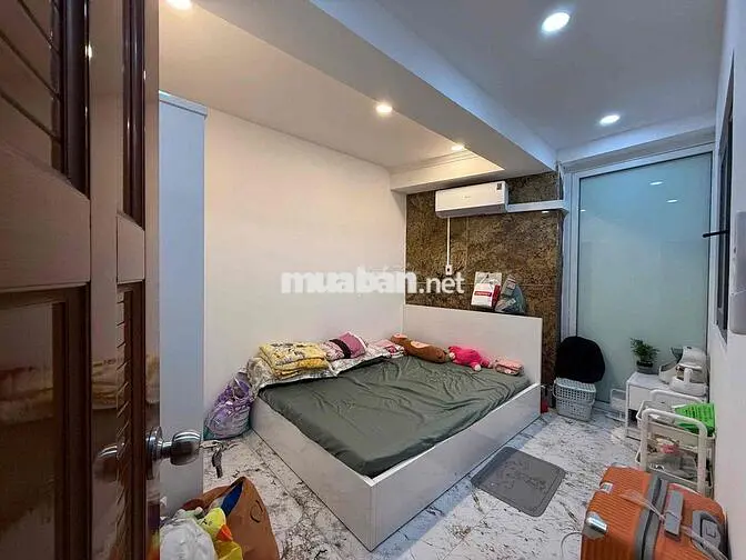 CHO THUÊ NHÀ NGUYÊN CĂN NGAY DƯỚI CHÂN CẦU TÂN THUẬN, GẦN QUẬN 4, KCX