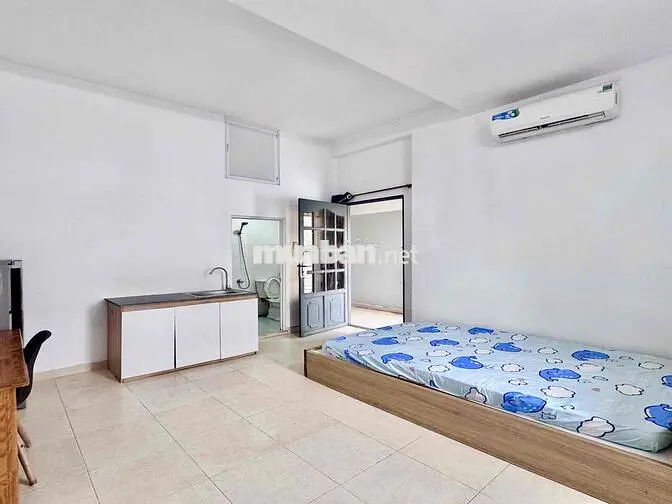 Căn hộ full nội thất cực rộng có ban công giá rẻ Tô Hiến Thành quận 10
