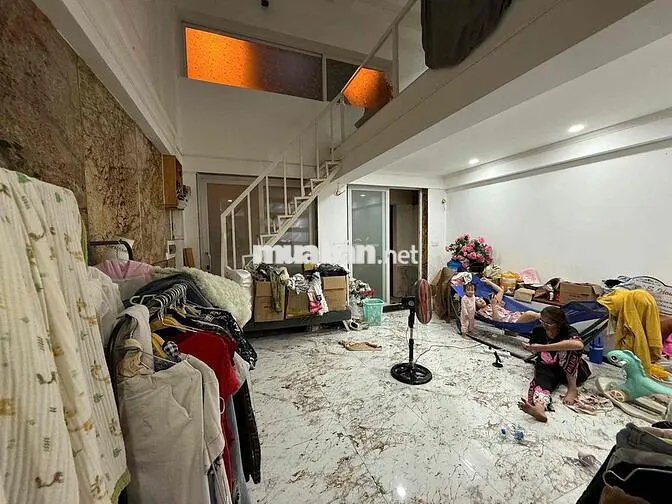 CHO THUÊ NHÀ NGUYÊN CĂN NGAY DƯỚI CHÂN CẦU TÂN THUẬN, GẦN QUẬN 4, KCX