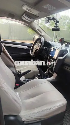 Isuzu D-Max Đỏ Số sàn 5 chỗ