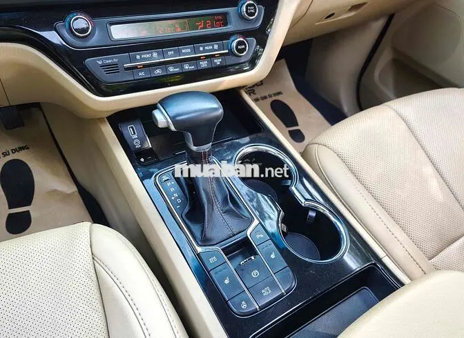 Kia Sedona 2020 Dầu Trắng 7 chỗ Tự động