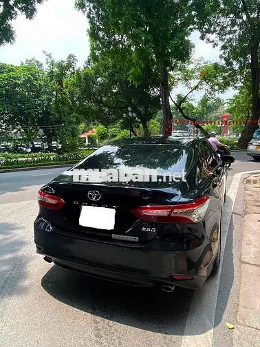Toyota Camry 2.5Q Đen 123.864 km