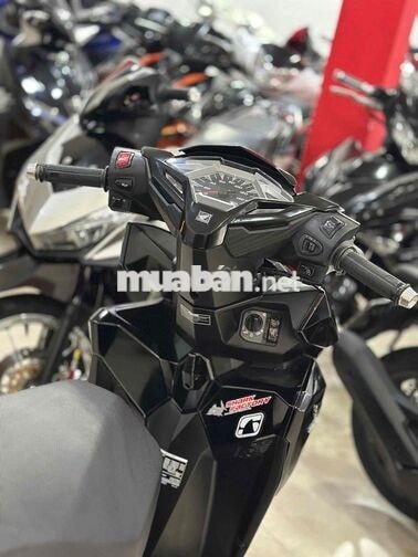 Vario 125 2022 Đen Bóng Sport Xuống Áo Mẫu Cũ