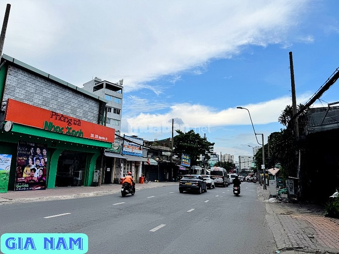 BÁN NHÀ MẶT TIỀN KINH DOANH : 30 NGUYỄN XÍ - P. 26 - Q. BÌNH THẠNH HCM