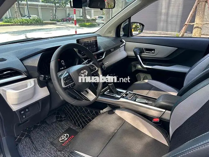 Toyota Veloz 2022 màu Đen Top