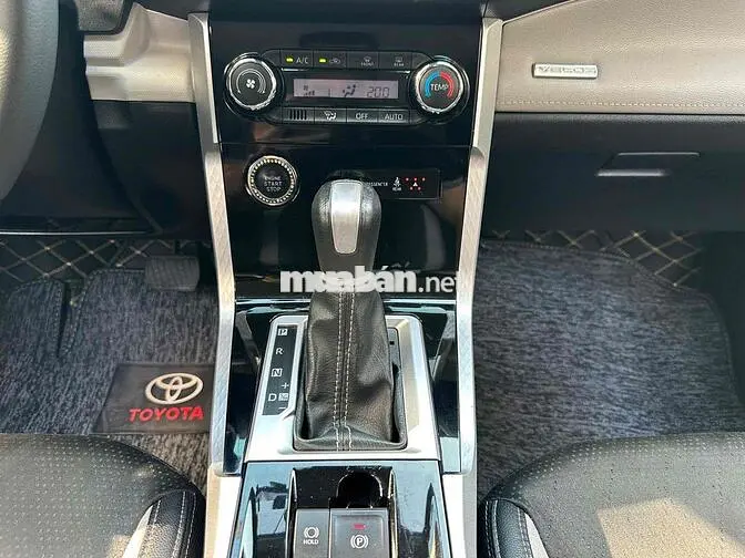 Toyota Veloz 2022 màu Đen Top