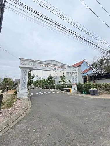 Cần sang nhượng lại miếng đất sổ hồng full thổ cư ,tiện ích đầy đủ