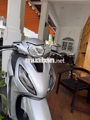 Honda Vision 2026 Bạc Vài trăm km
