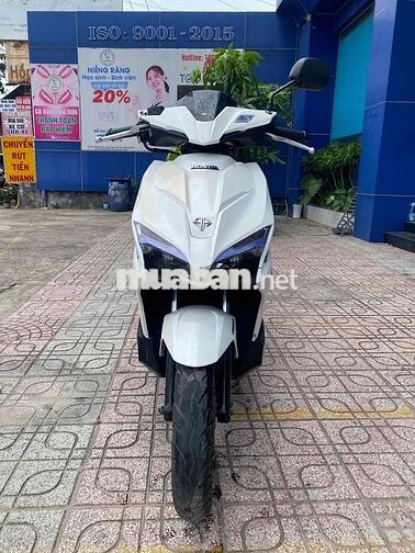 Honda Air Blade Trắng Xăng