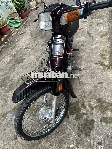 Honda Dream Thái Tím
