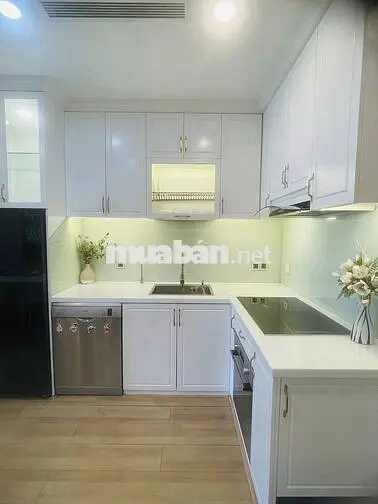 Cho thuê căn 2PN Emerald - Celadon City giá tốt