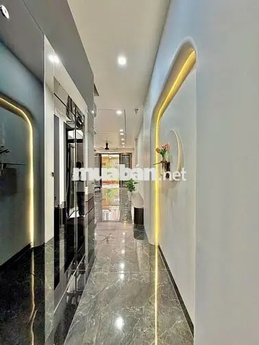 ☘️NHÀ XÂY MỚI 100%  - THANG MÁY KÍNH 450kg - FULL Nội Thất CAO CẤP