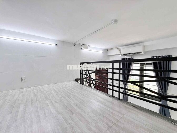 PHÒNG GÁC CAO GIÁ RẺ BAN CÔNG NGAY SÂN BAY , CÔNG VIÊN GIA ĐỊNH