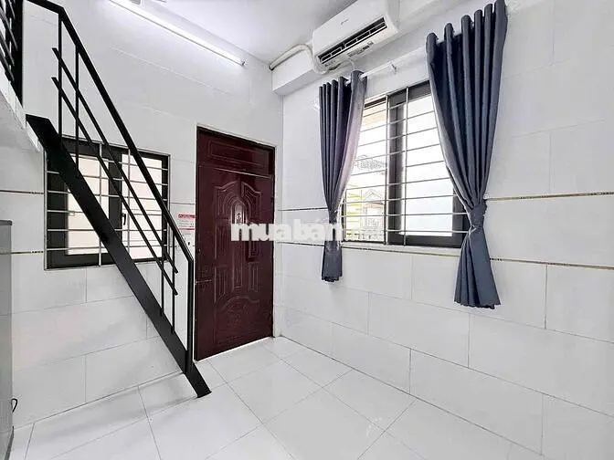 PHÒNG GÁC CAO GIÁ RẺ BAN CÔNG NGAY SÂN BAY , CÔNG VIÊN GIA ĐỊNH