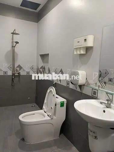 Cho thuê nhà 3 tầng đường Diên Hồng, Hoà Xuân, Đà Nẵng.