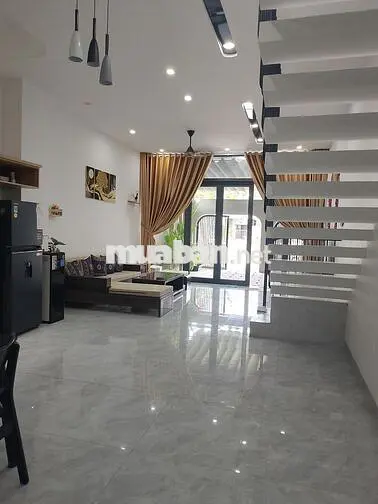 Cho thuê nhà 3 tầng đường Diên Hồng, Hoà Xuân, Đà Nẵng.
