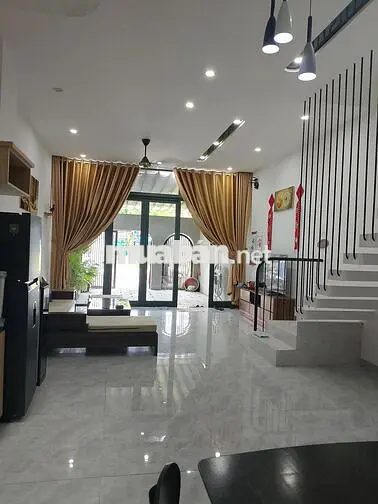 Cho thuê nhà 3 tầng đường Diên Hồng, Hoà Xuân, Đà Nẵng.
