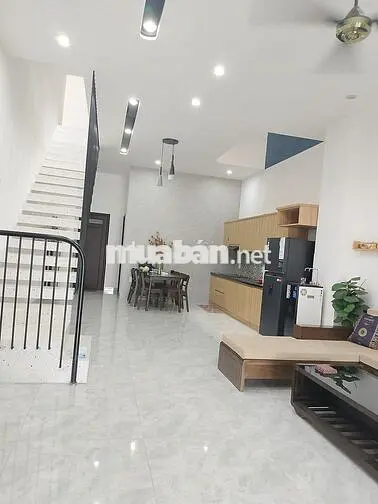 Cho thuê nhà 3 tầng đường Diên Hồng, Hoà Xuân, Đà Nẵng.