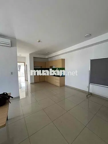 Cho thuê căn hộ căn góc Oriental Plaza 105m2 3PN 2WC 3BC, NT cơ bản, g