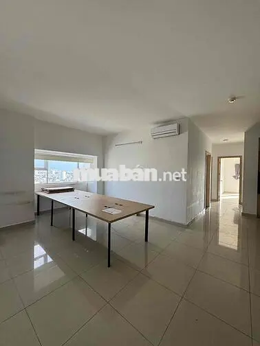 Cho thuê căn hộ căn góc Oriental Plaza 105m2 3PN 2WC 3BC, NT cơ bản, g