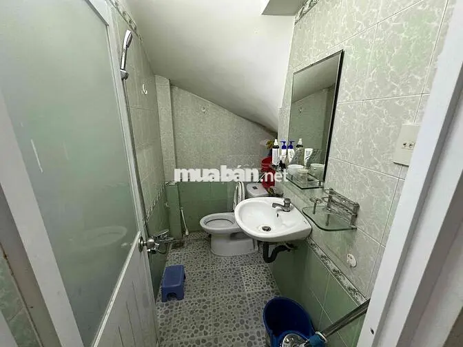 chính chủ cho thuê nhà 3 tầng hẻm 87 lê văn duyệt 13 triệu