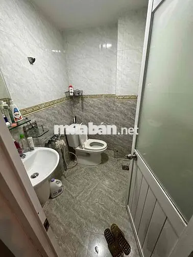 chính chủ cho thuê nhà 3 tầng hẻm 87 lê văn duyệt 13 triệu