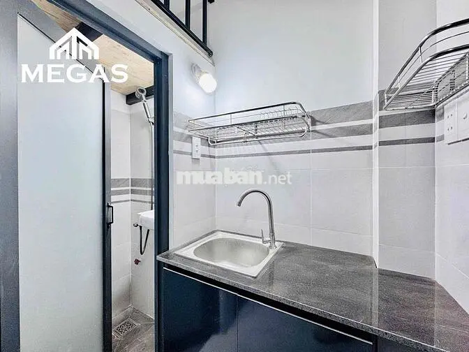 NHÀ MỚI ĐI BỘ QUA ĐH NGÂN HÀNG, KINH TẾ LUẬT, COONG NGHỆ KỸ THUẬT HCM