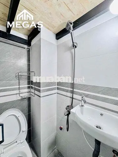 NHÀ MỚI ĐI BỘ QUA ĐH NGÂN HÀNG, KINH TẾ LUẬT, COONG NGHỆ KỸ THUẬT HCM