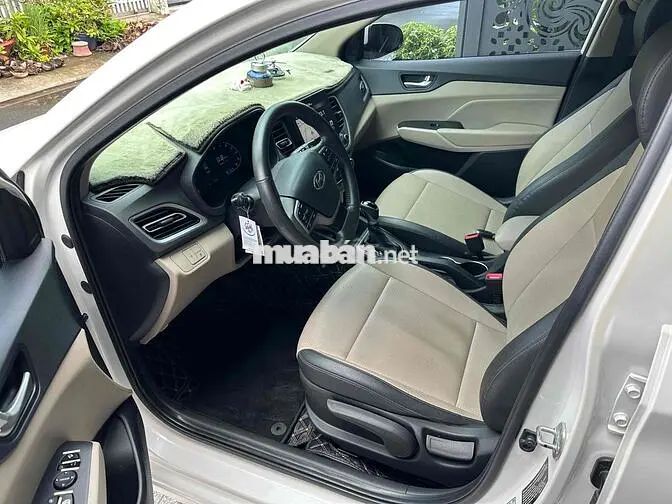 Hyundai Accent Trắng Bản cao cấp 60,000 km