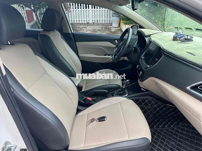 Hyundai Accent Trắng Bản cao cấp 60,000 km