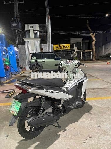 Honda Air Blade Trắng 35.000 km