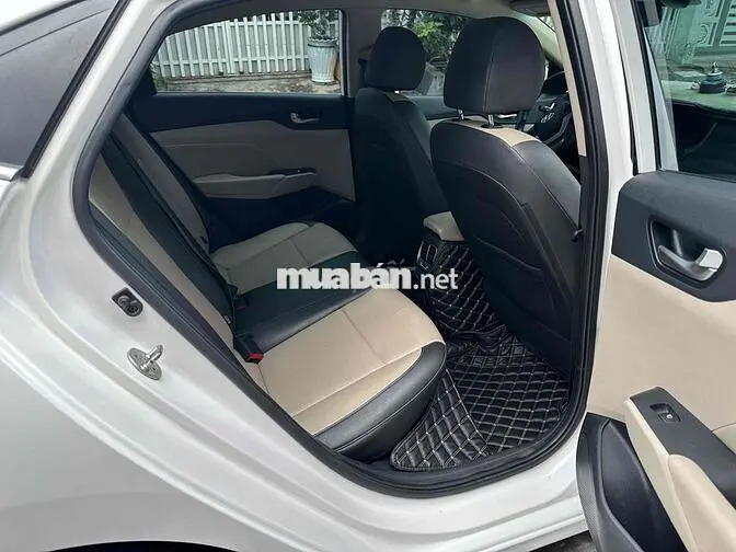 Hyundai Accent Trắng Bản cao cấp 60,000 km