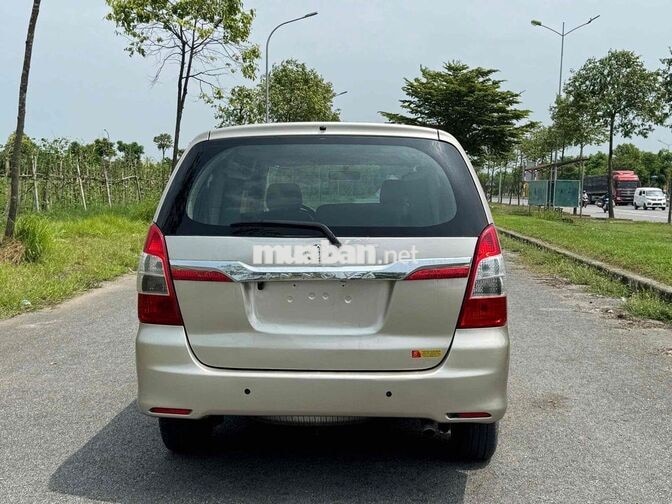 Toyota Innova 2016 Số sàn Vàng cát